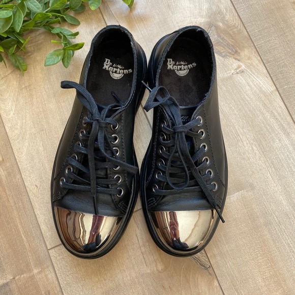 Dr. Marten “Alexei” Lace Up Shoes (Size 6-6.5) - Picture 2 of 9